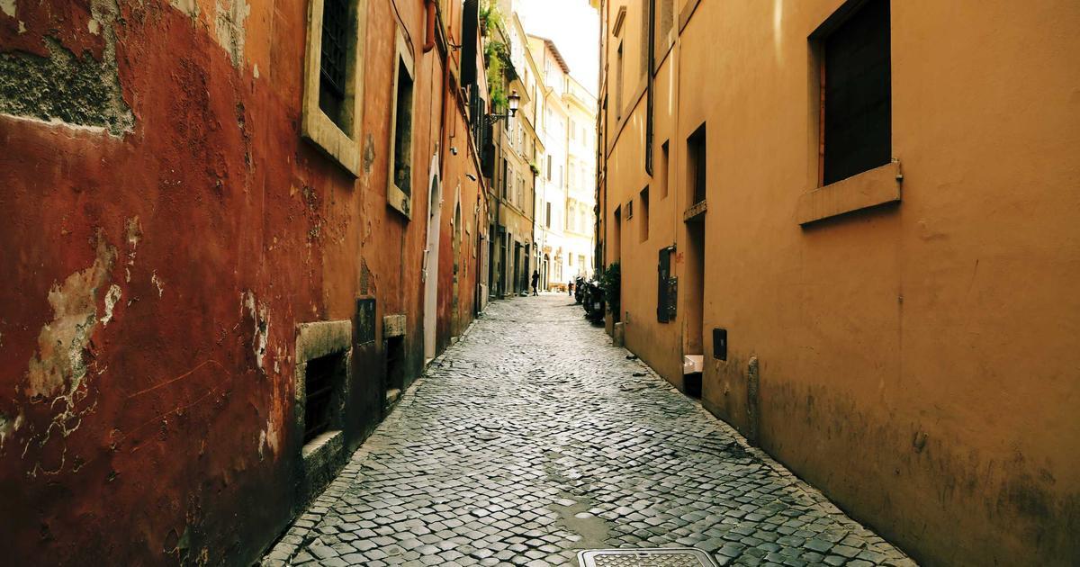 Nghệ Thuật Gốm Bát Tràng: Từ Truyền Thống Đến Hiện Đại